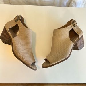 Lucky Brand Tan Side Cut-out Bootie